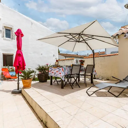 Holiday home Les Rosiers By Interhome