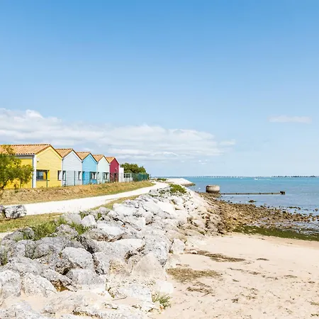 בית נופש Les Rosiers By Interhome *